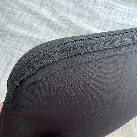 NWT SKIMS Neoprene Soot‎ Pouch SOLD OUT ONLINE - Picture 3 of 5